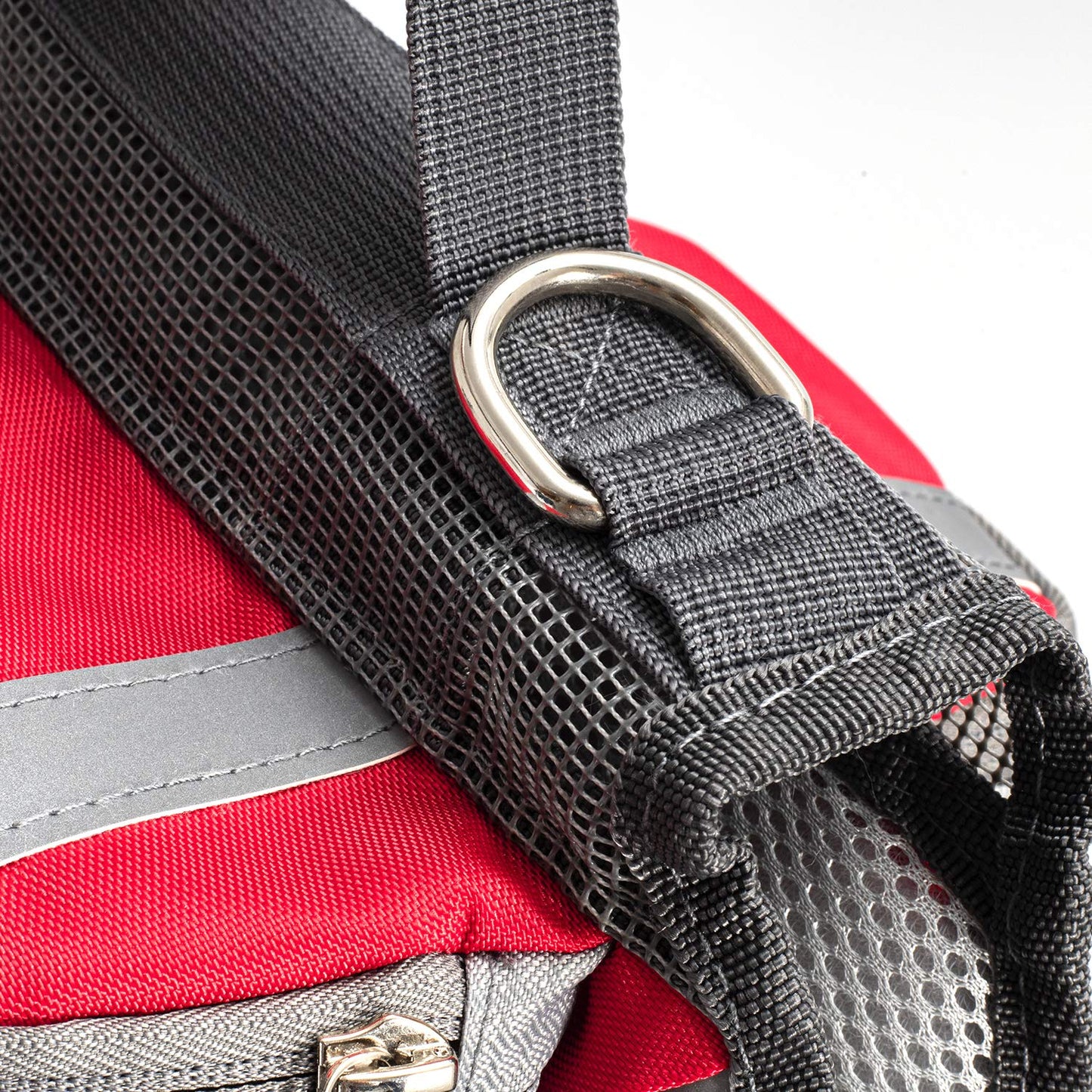sac dos chien rouge detail