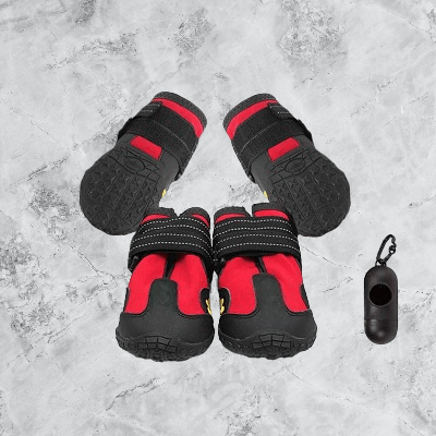 Bottes chien rouge vu de face et d'envers