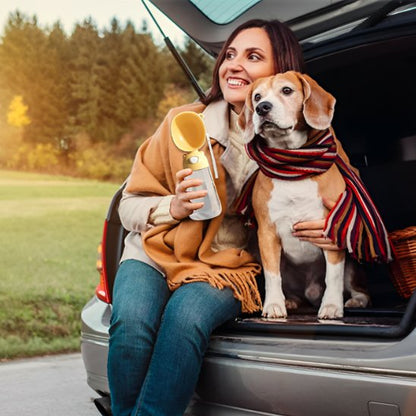 Gourde pour chien praticozen maitraisse et chien heureux en pause 
